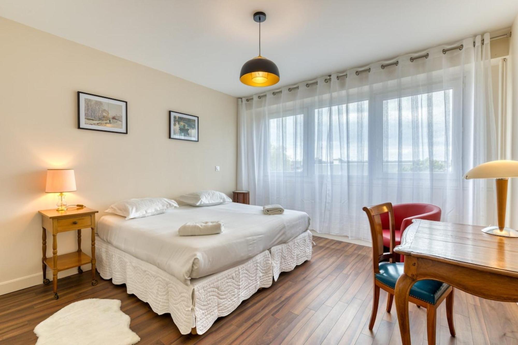 Apartamento Francoise F5 Avec Parking Ruan Exterior foto